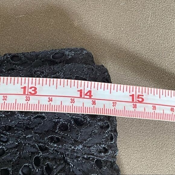 Express Editor Black Eyelet Lace Shorts 2 - Picture 6 of 8